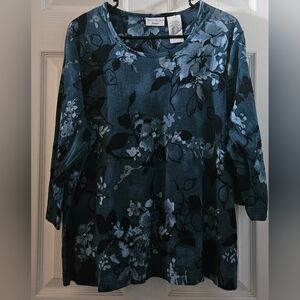 NWOT White Stag Floral Top
